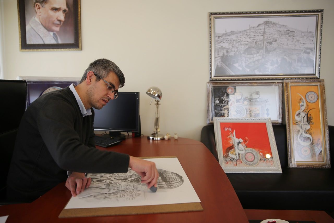 Ressam polis, özgün çalışmalara imza atıyor... 1