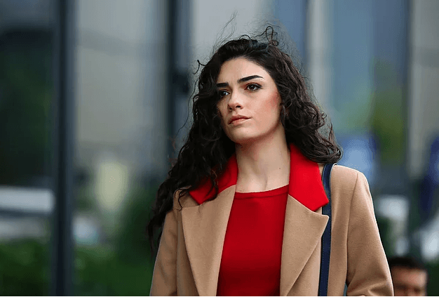Dizilerden yana yüzü gülmeyen oyuncular! 8