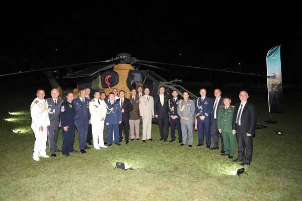 Brezilya'da Atak helikopteriyle gösteri uçuşu yapıldı 4