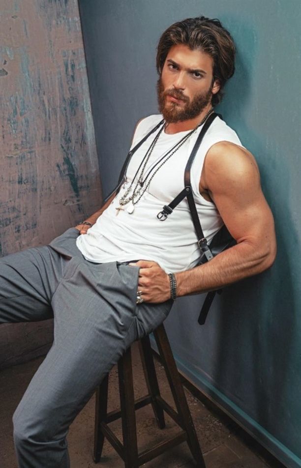 Can Yaman rol arkadaşını hastanelik etti! 5