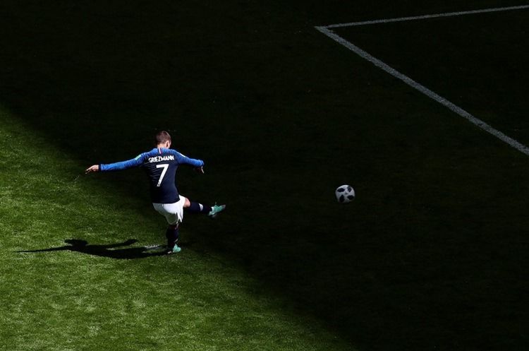 Dünyanın en çok kazanan futbolcuları! 18