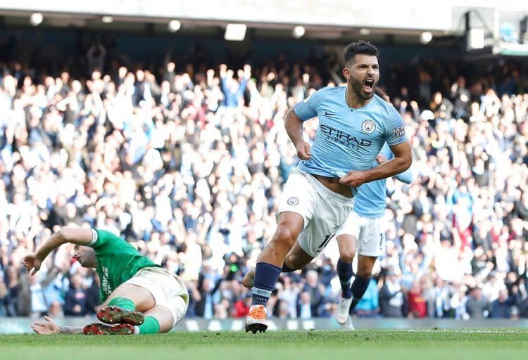 Dünyanın en çok kazanan futbolcuları! 6