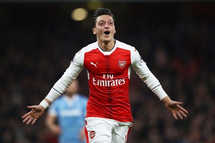 Dünyanın en çok kazanan futbolcuları! 9
