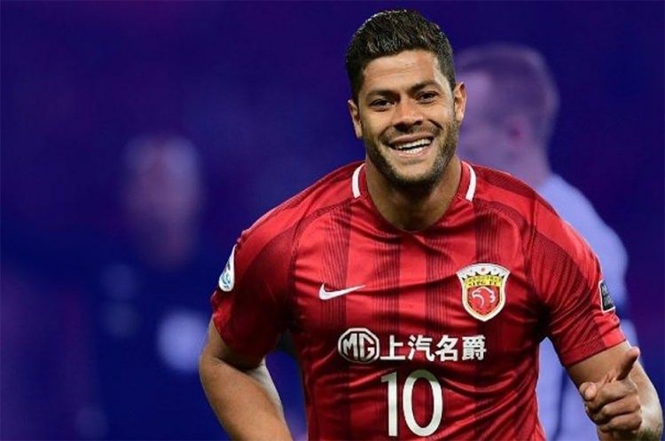 Dünyanın en çok kazanan futbolcuları! 4