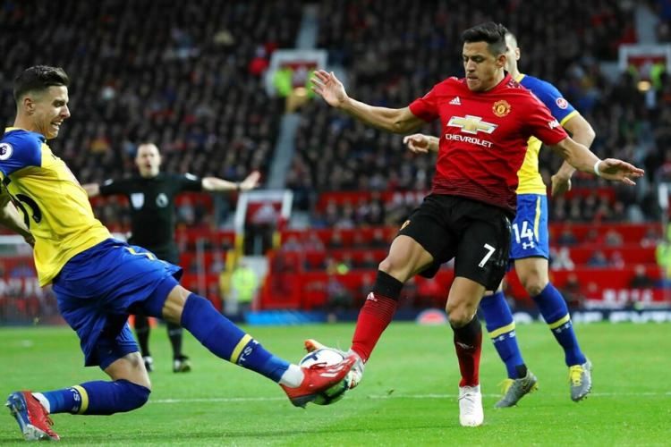 Dünyanın en çok kazanan futbolcuları! 15