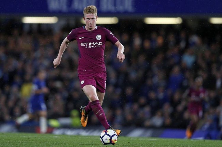 Dünyanın en çok kazanan futbolcuları! 5