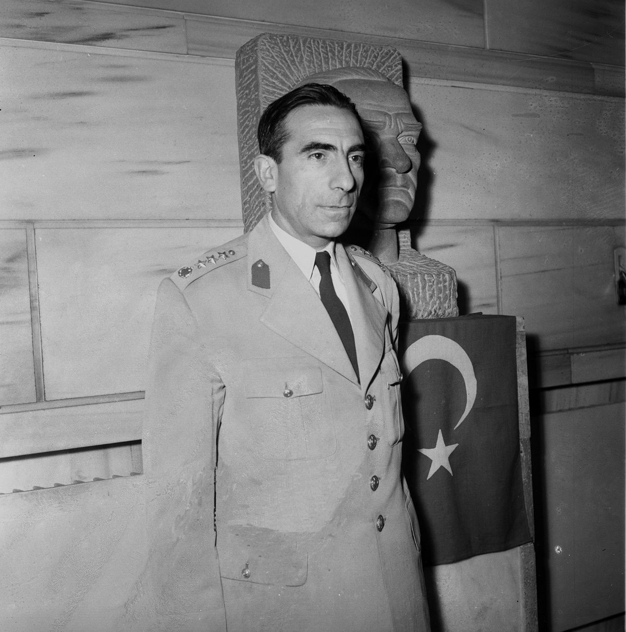 Fotoğraflarla ülkücü hareketin lideri Alparslan Türkeş... 7