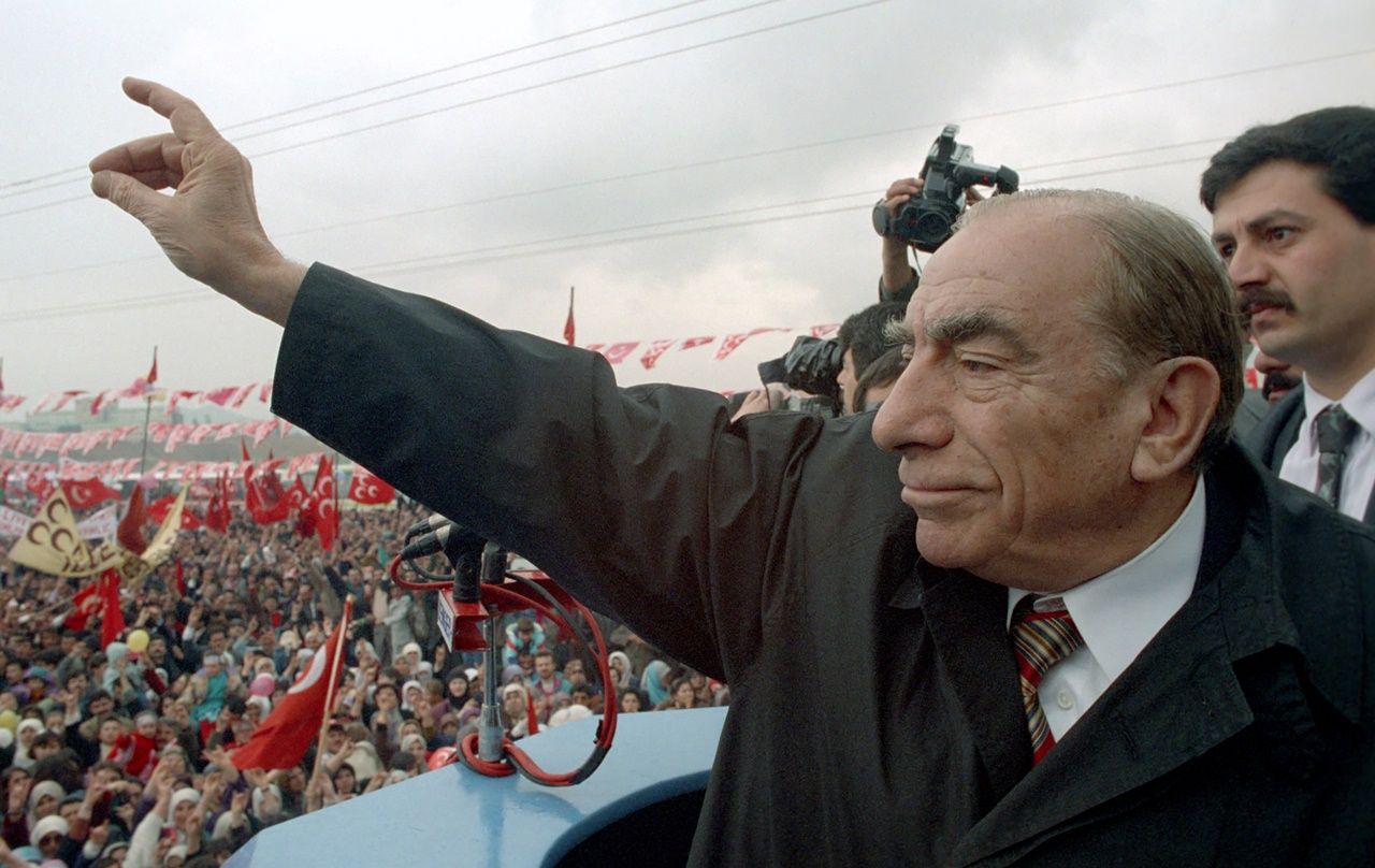 Fotoğraflarla ülkücü hareketin lideri Alparslan Türkeş... 16