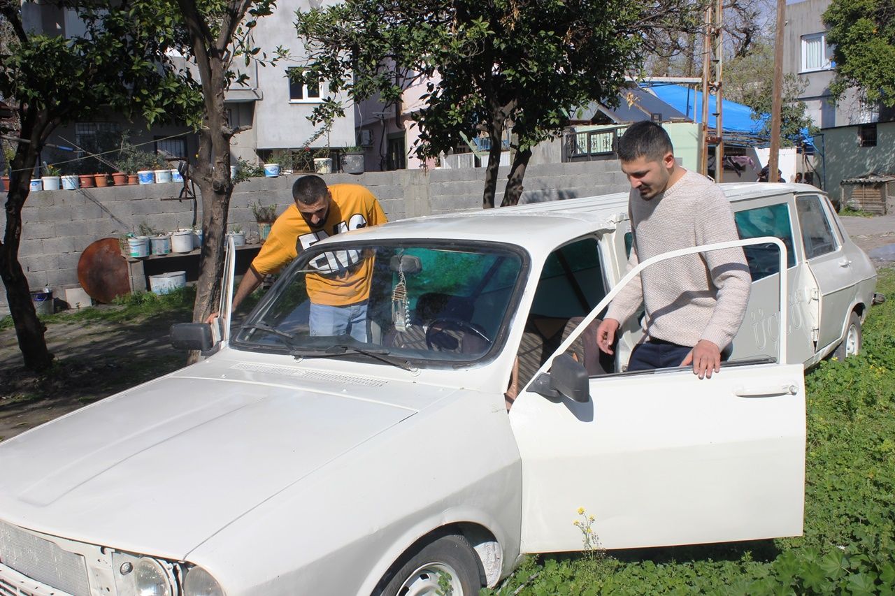 Düğünü için 1978 model aracı limuzine dönüştürdü! 4