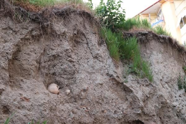 Denizli'de boş arazide insan kemikleri bulundu! 9