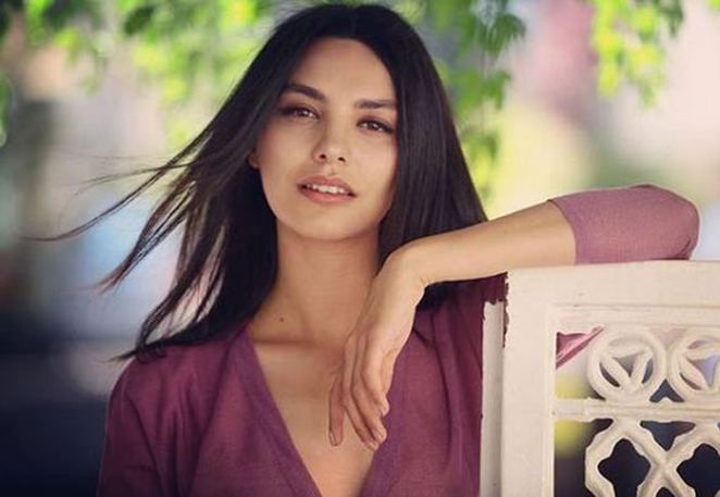 Hazal Filiz Küçükköse'nin yalnızlığı kısa sürdü! 3