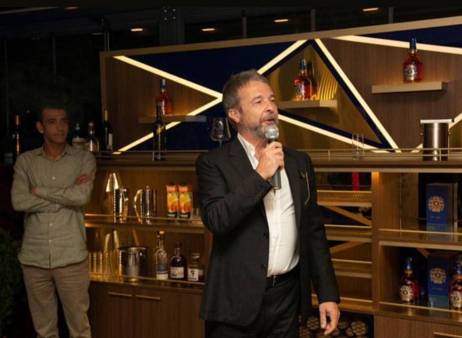 'Orta yaşlı' Ertuğrul Özkök 72'nci yaşını kutladı! 6
