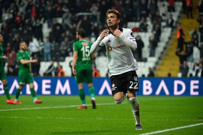Beşiktaş'ta Adem Ljajic harekatı! Acil para aranıyor... 7