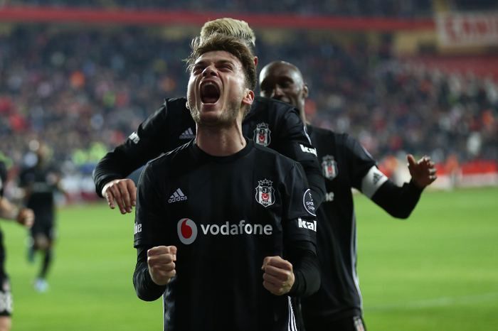 Beşiktaş'ta Adem Ljajic harekatı! Acil para aranıyor... 8