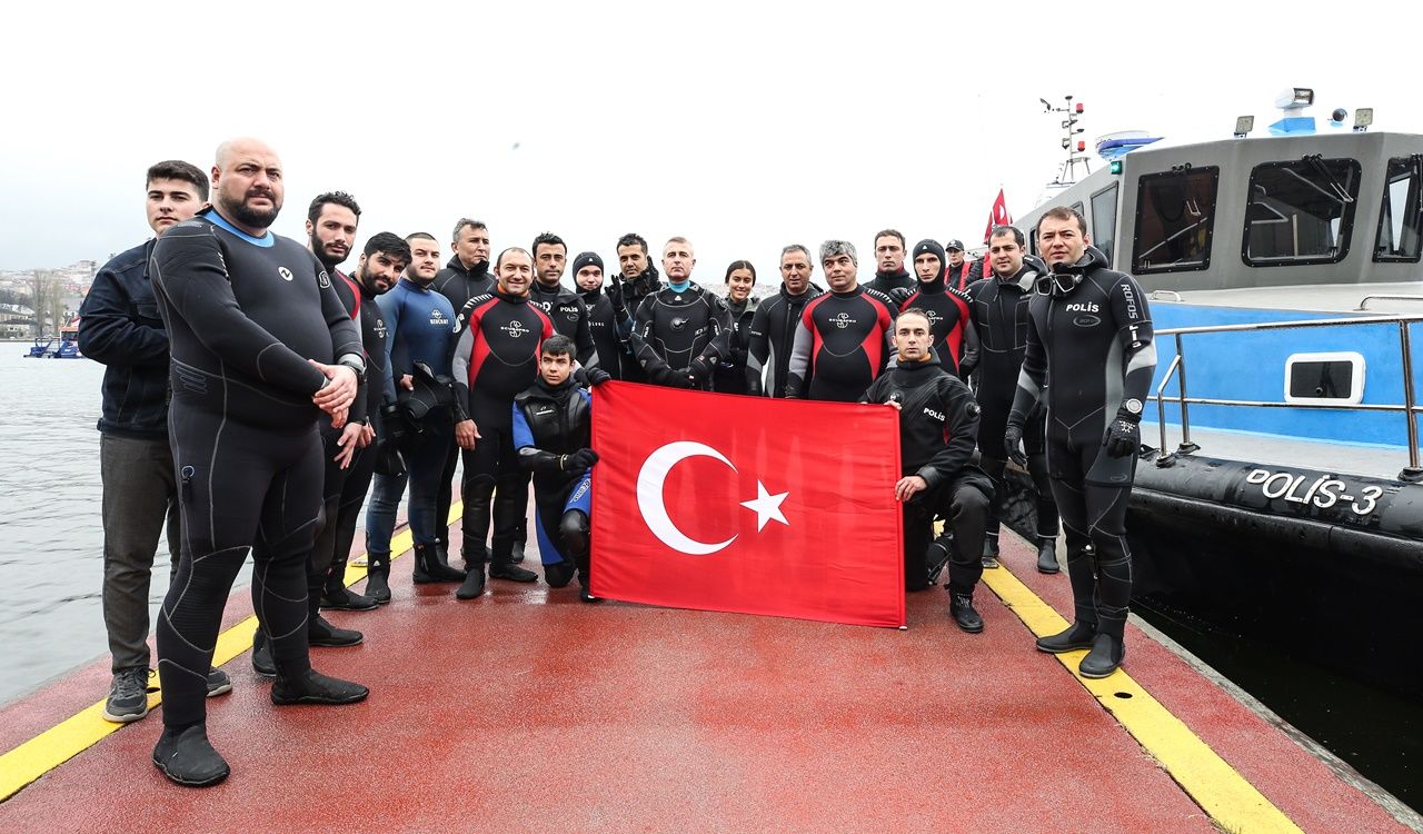 Engelliler kurbağa adamlarla Haliç'e daldı... 4