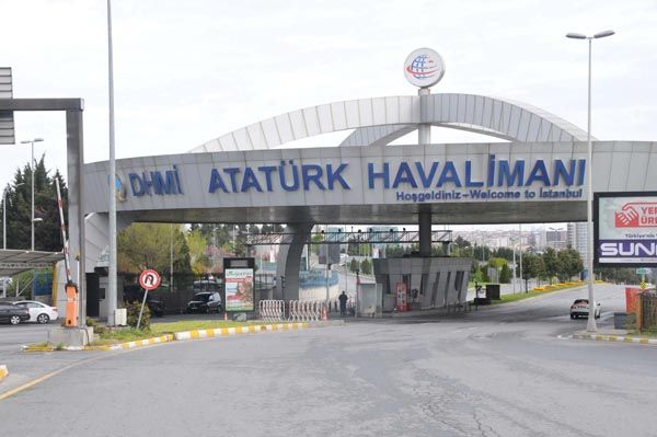 Bu arabaları Atatürk Havalimanı'nda unutup gittiler! 19