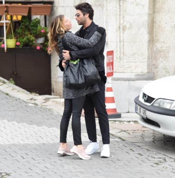 Şükrü Özyıldız set arkadaşıyla aşk yaşıyor! 3
