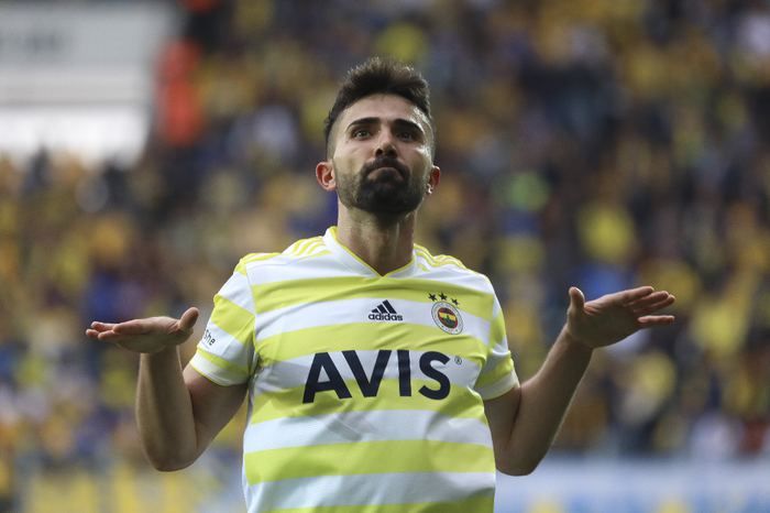 Ersun Yanal ilk 11'ini şekillendirdi! 6