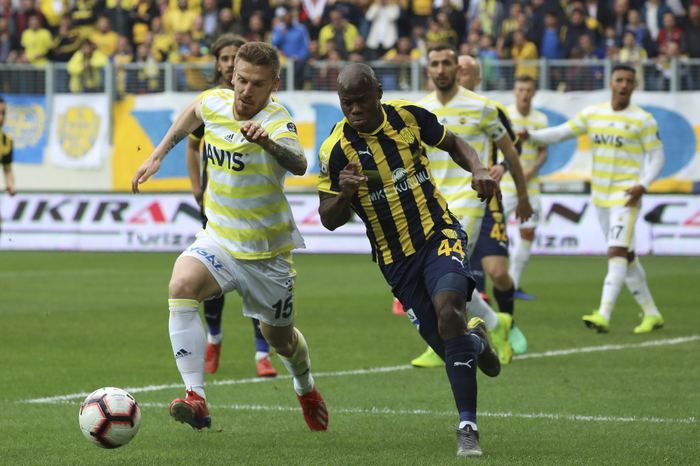 Ersun Yanal ilk 11'ini şekillendirdi! 5