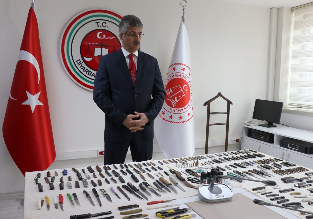 Hepsi adliye girişinde yakalandı... 17