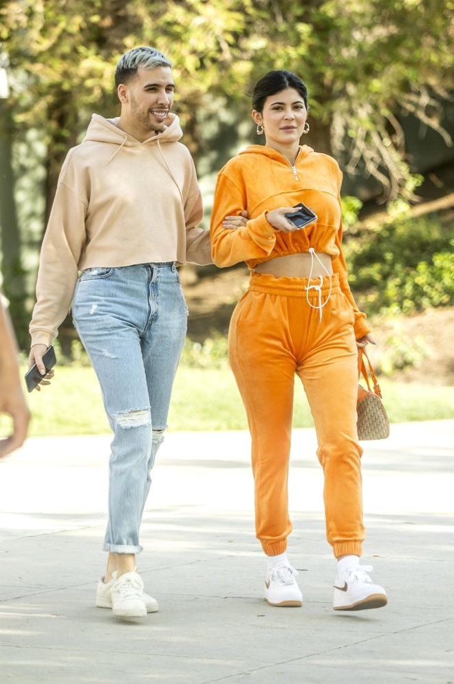 Kylie Jenner'ın yüzü tanınmaz halde! 3