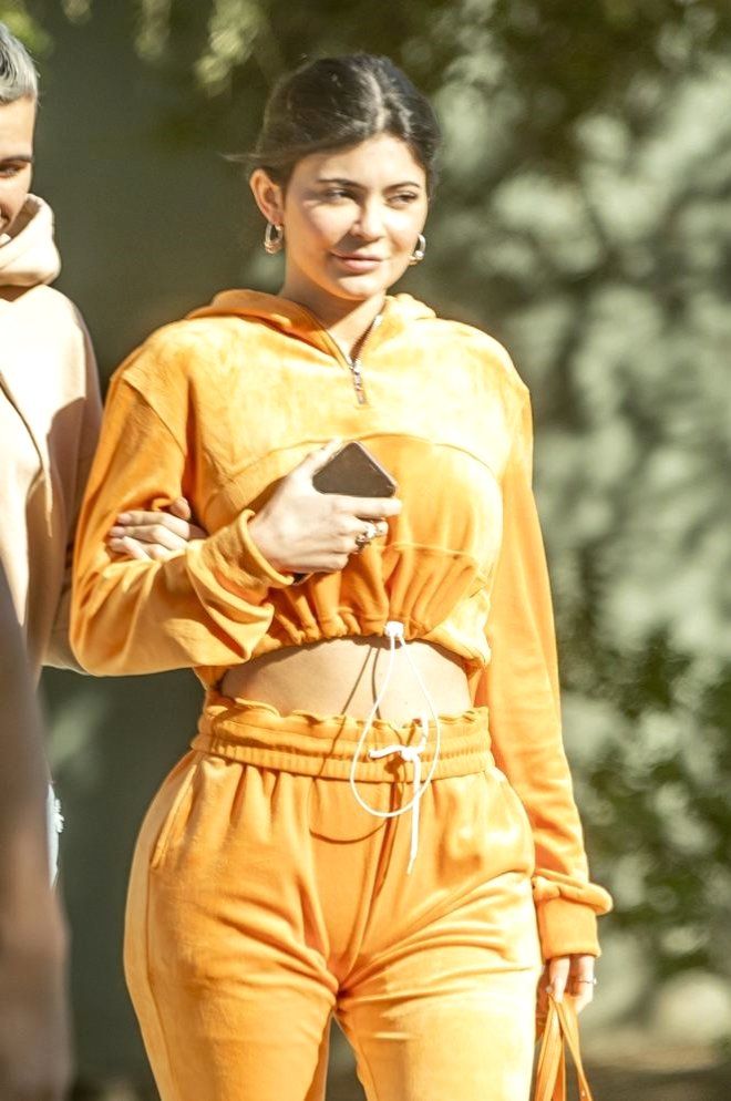 Kylie Jenner'ın yüzü tanınmaz halde! 8