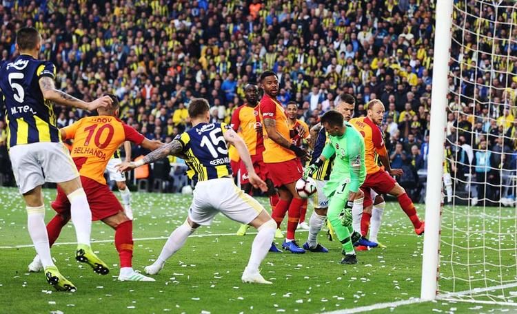 UEFA yetkilisi tartışmalı derbinin pozisyonlarını tek tek yorumladı! 14