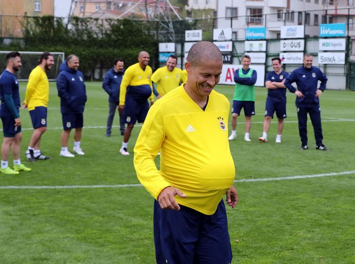 Fenerbahçe'nin eski yıldızları sahneye çıktı! 13