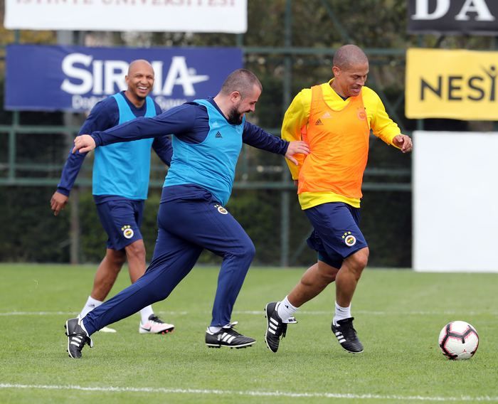Fenerbahçe'nin eski yıldızları sahneye çıktı! 6