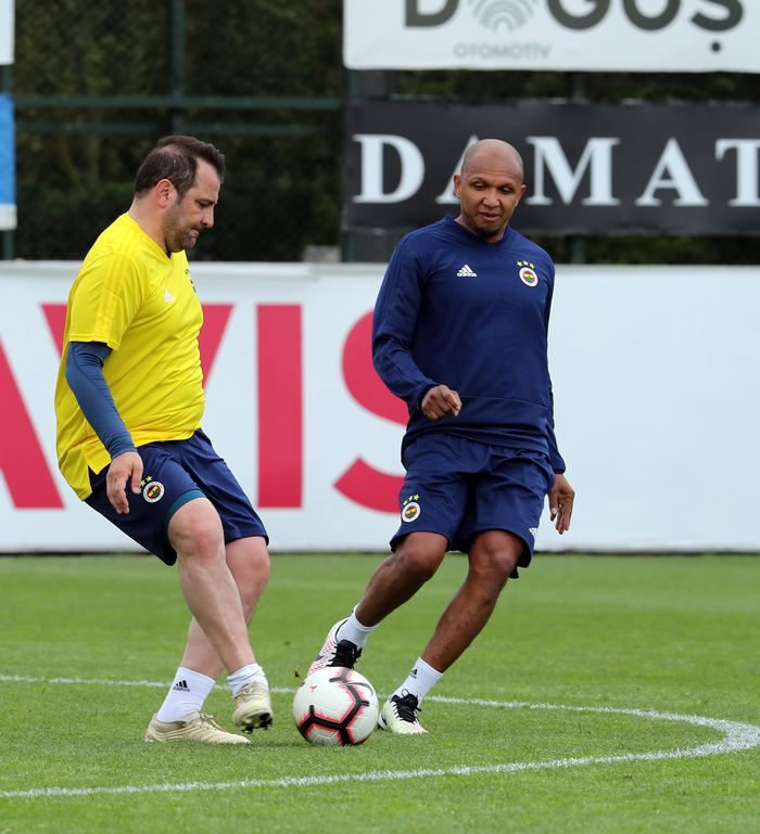 Fenerbahçe'nin eski yıldızları sahneye çıktı! 9