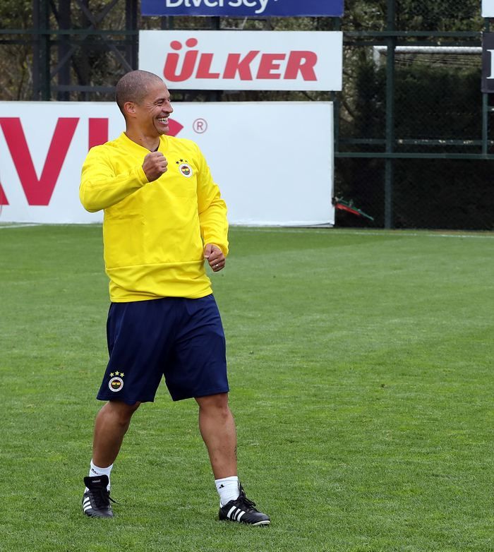 Fenerbahçe'nin eski yıldızları sahneye çıktı! 16