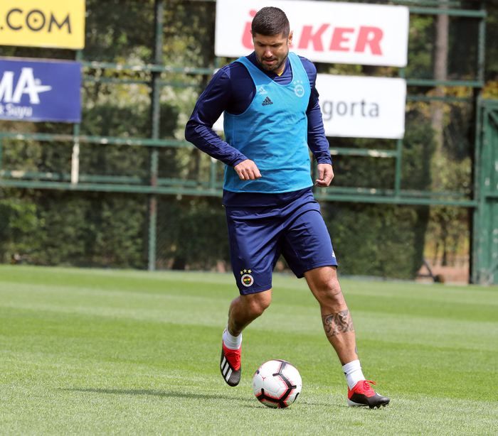 Fenerbahçe'nin eski yıldızları sahneye çıktı! 20