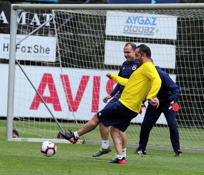 Fenerbahçe'nin eski yıldızları sahneye çıktı! 2