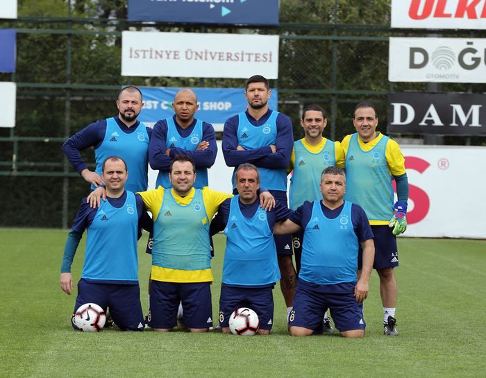 Fenerbahçe'nin eski yıldızları sahneye çıktı! 22