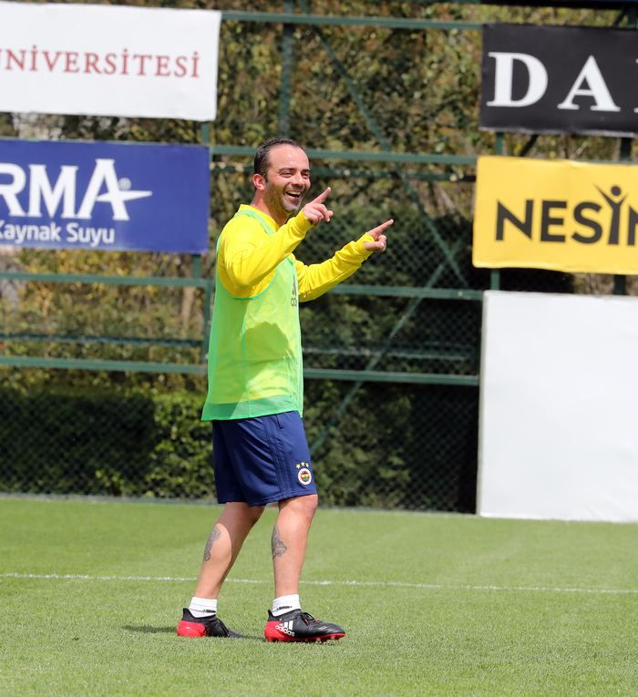 Fenerbahçe'nin eski yıldızları sahneye çıktı! 18