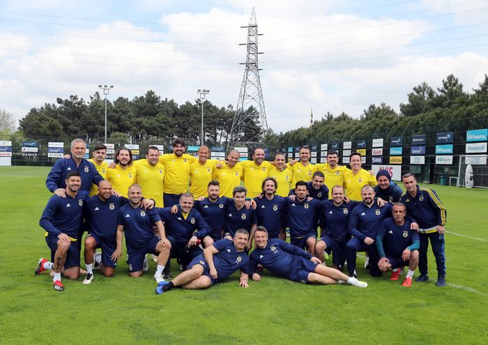 Fenerbahçe'nin eski yıldızları sahneye çıktı! 31