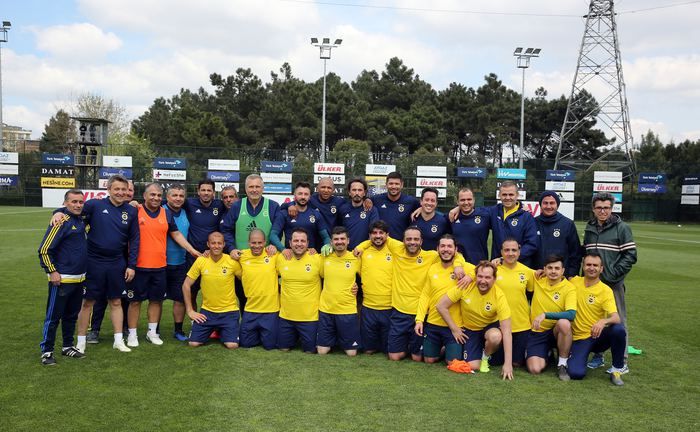 Fenerbahçe'nin eski yıldızları sahneye çıktı! 34