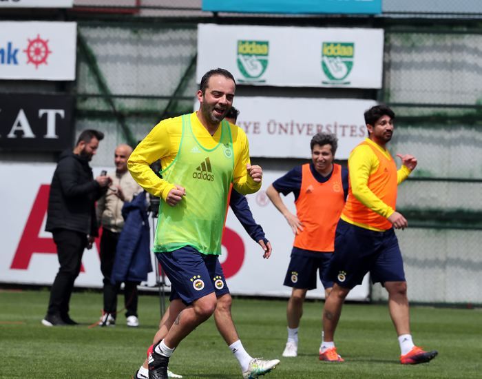 Fenerbahçe'nin eski yıldızları sahneye çıktı! 33