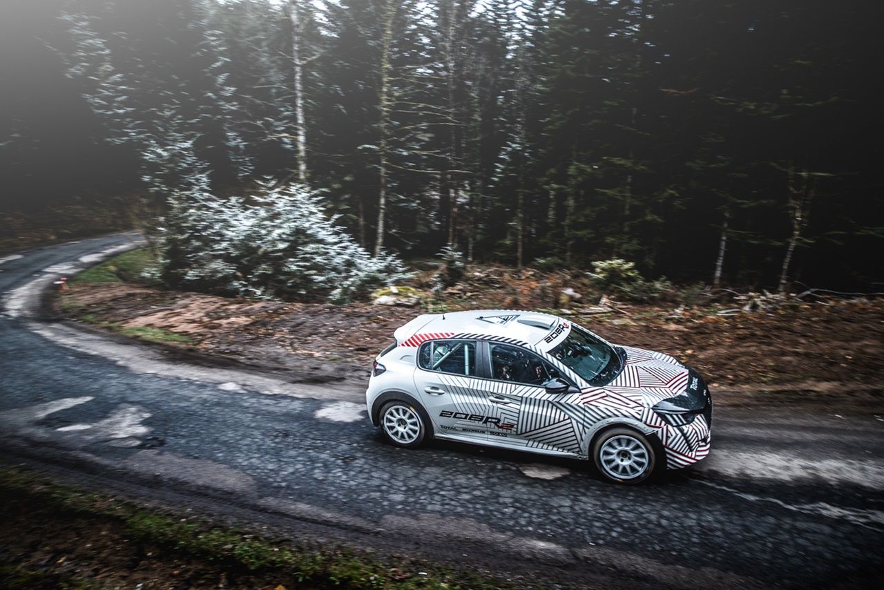 Yeni Peugeot 208 R2, parkurlara çıkmaya hazır... 2