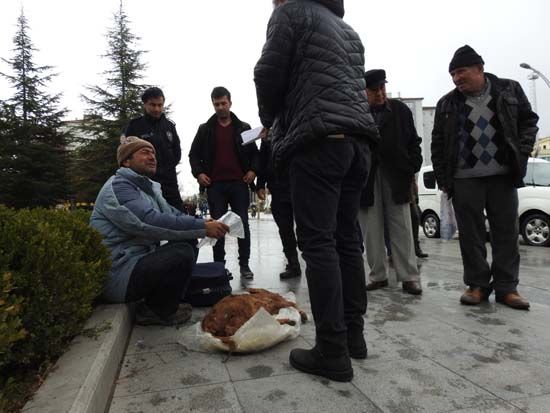 Cansız bedeni getirip valiliğin önüne bıraktı! 6