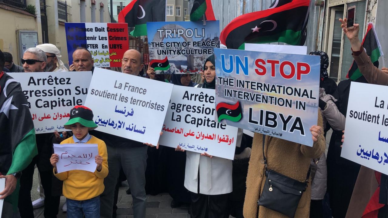 Fransa Konsolosluğu önünde katliam protestosu! 3