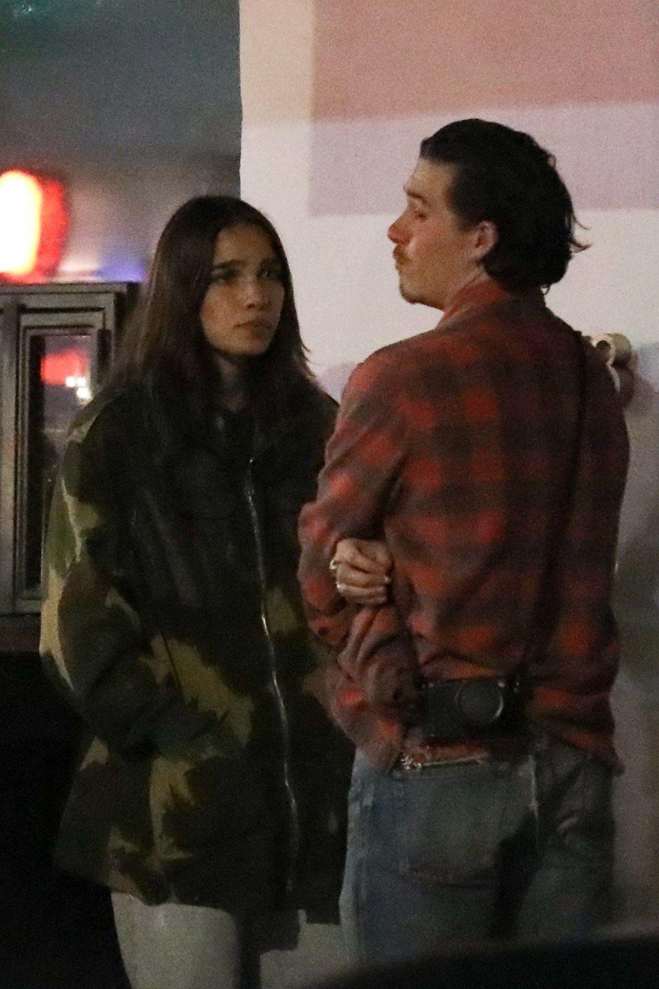 Brooklyn Beckham ve Hana Cross sokak ortasında kavga etti! 4