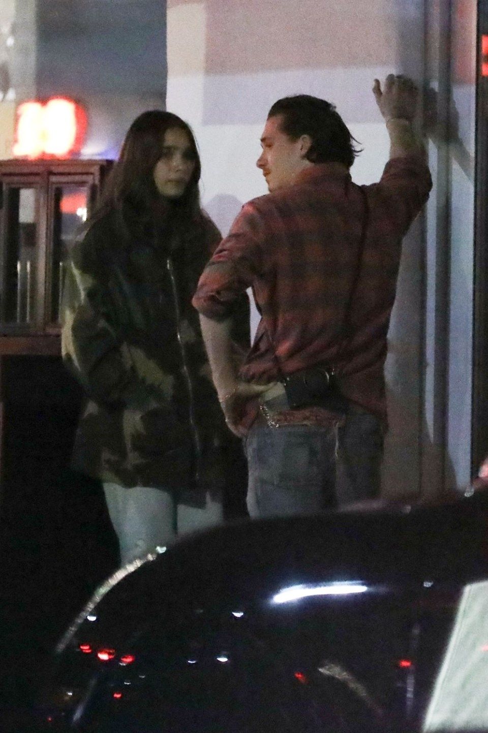 Brooklyn Beckham ve Hana Cross sokak ortasında kavga etti! 3