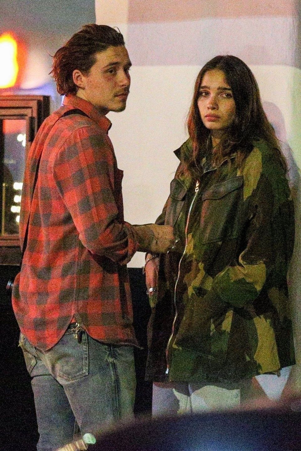 Brooklyn Beckham ve Hana Cross sokak ortasında kavga etti! 7