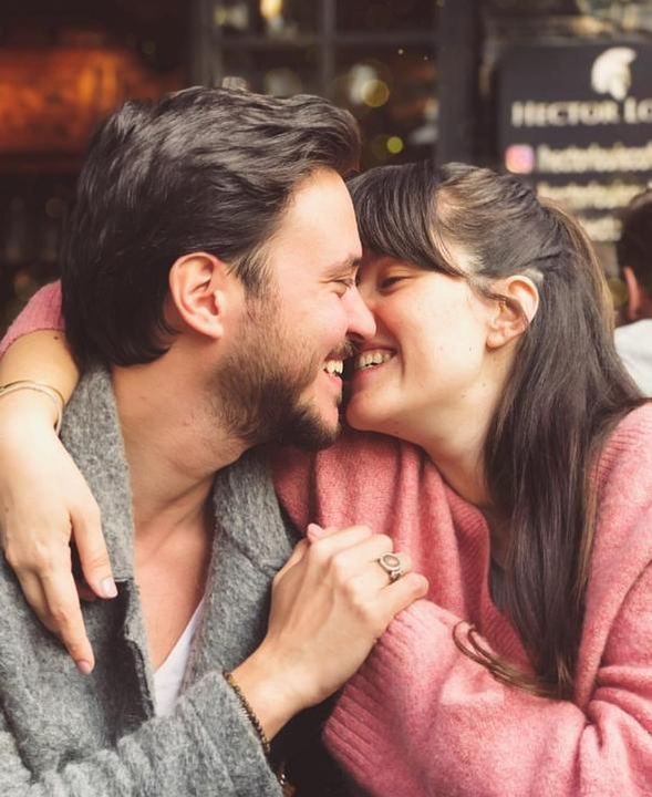Pelin Akil ikiz bebeklerini kucağına aldı! 1