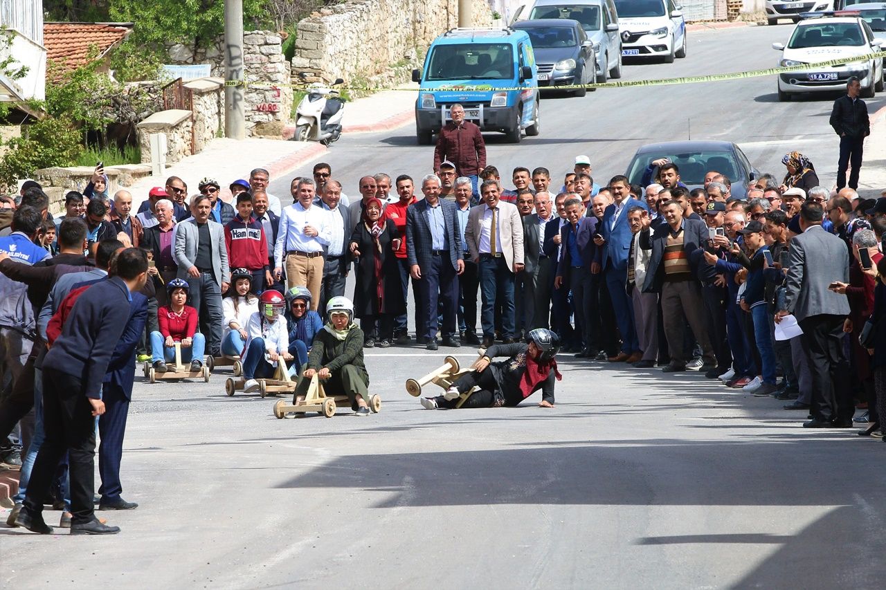 Tahta arabalarla 'Tömbüldek formula' yarışı... 5