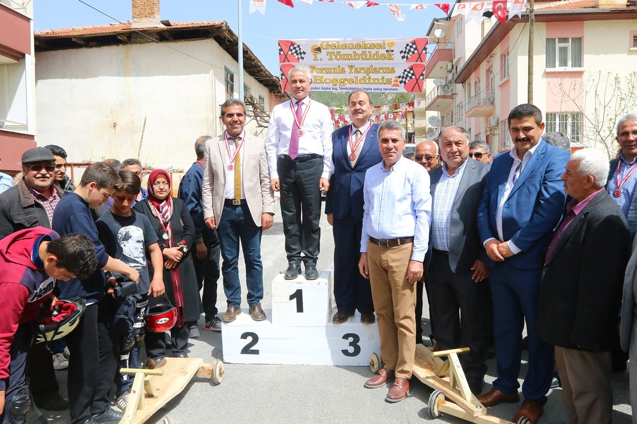 Tahta arabalarla 'Tömbüldek formula' yarışı... 8