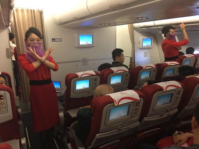 Hosteslerden Türkiye uçuşunda peçeli dans! 6