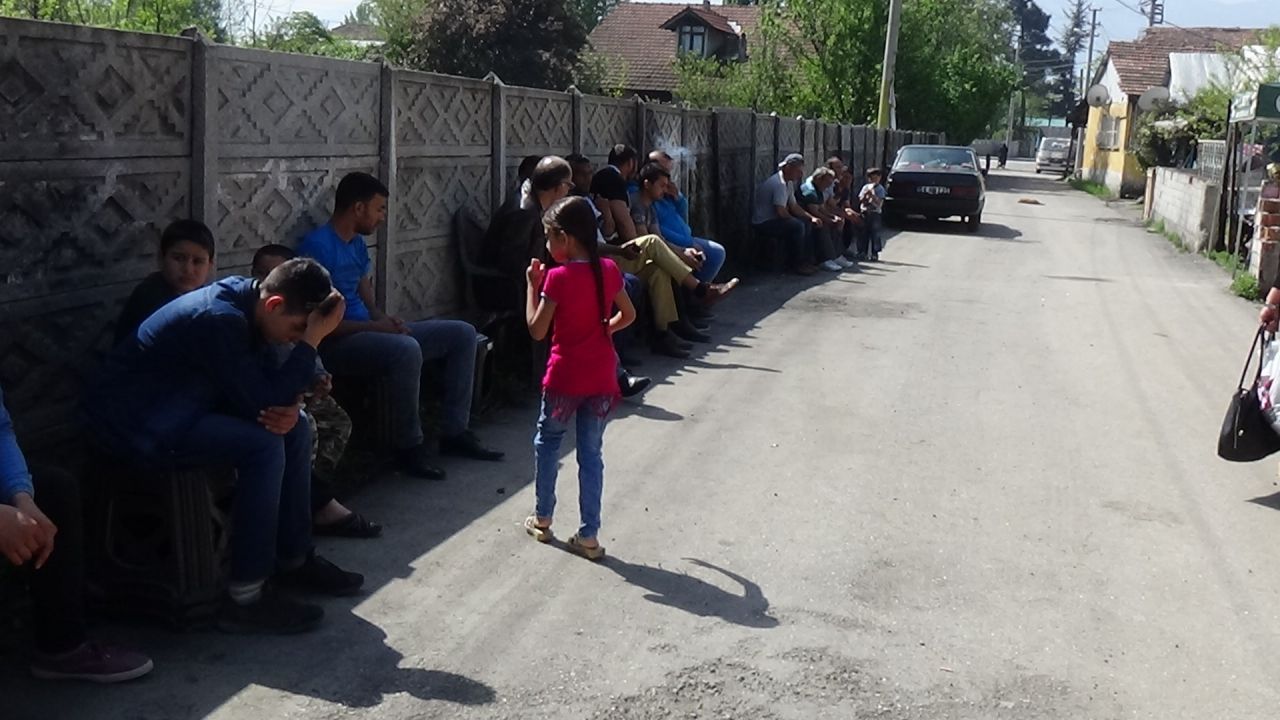 Dilber Ay'ın mahallesine hüzün hakim! 7