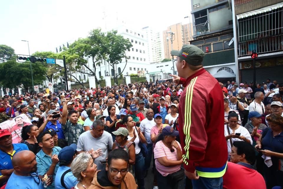 İşte Venezuela'da yaşanan kritik gelişmeler... 11